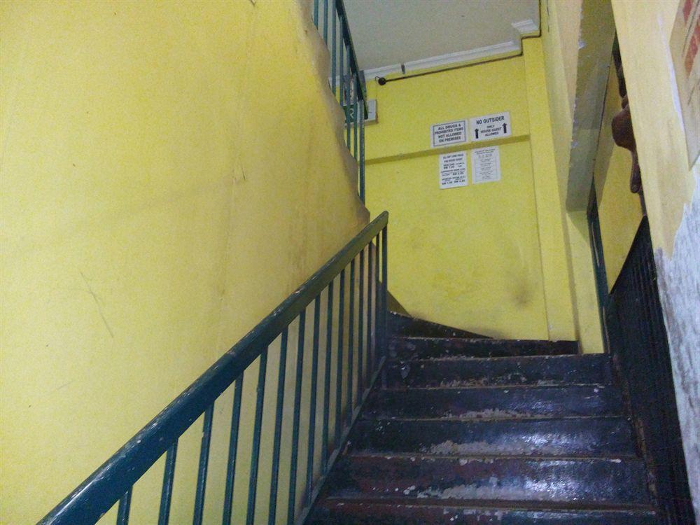 Discovery Cafe And Guesthouse Malacca Eksteriør bilde