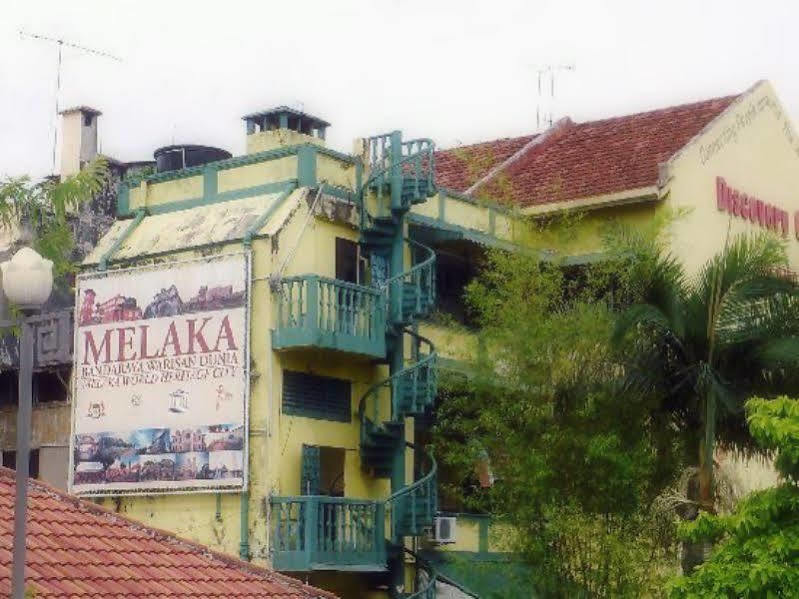 Discovery Cafe And Guesthouse Malacca Eksteriør bilde