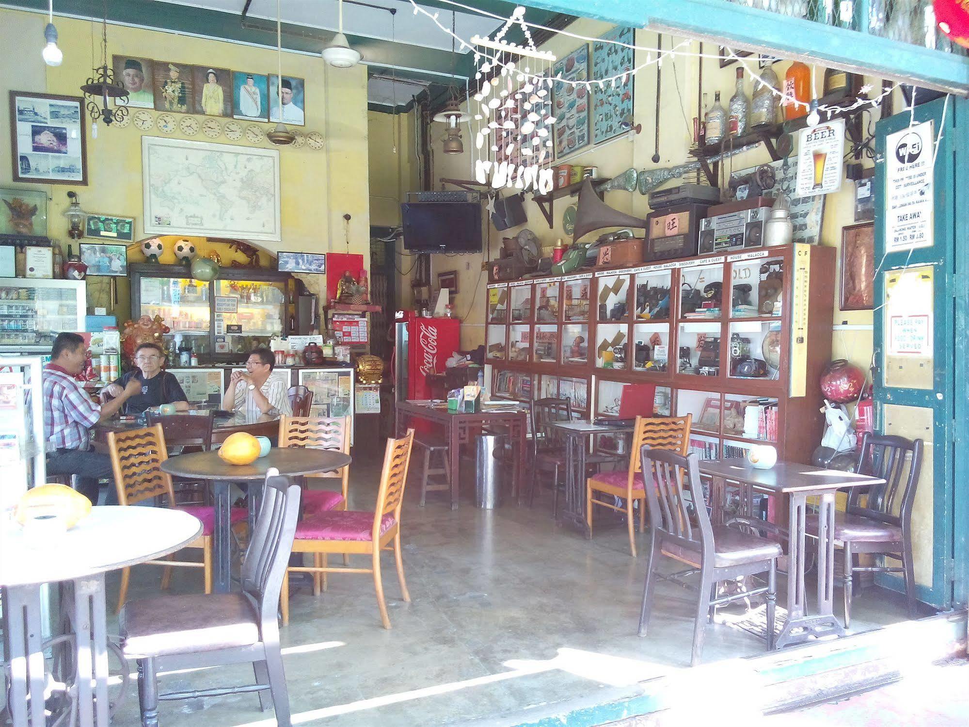 Discovery Cafe And Guesthouse Malacca Eksteriør bilde