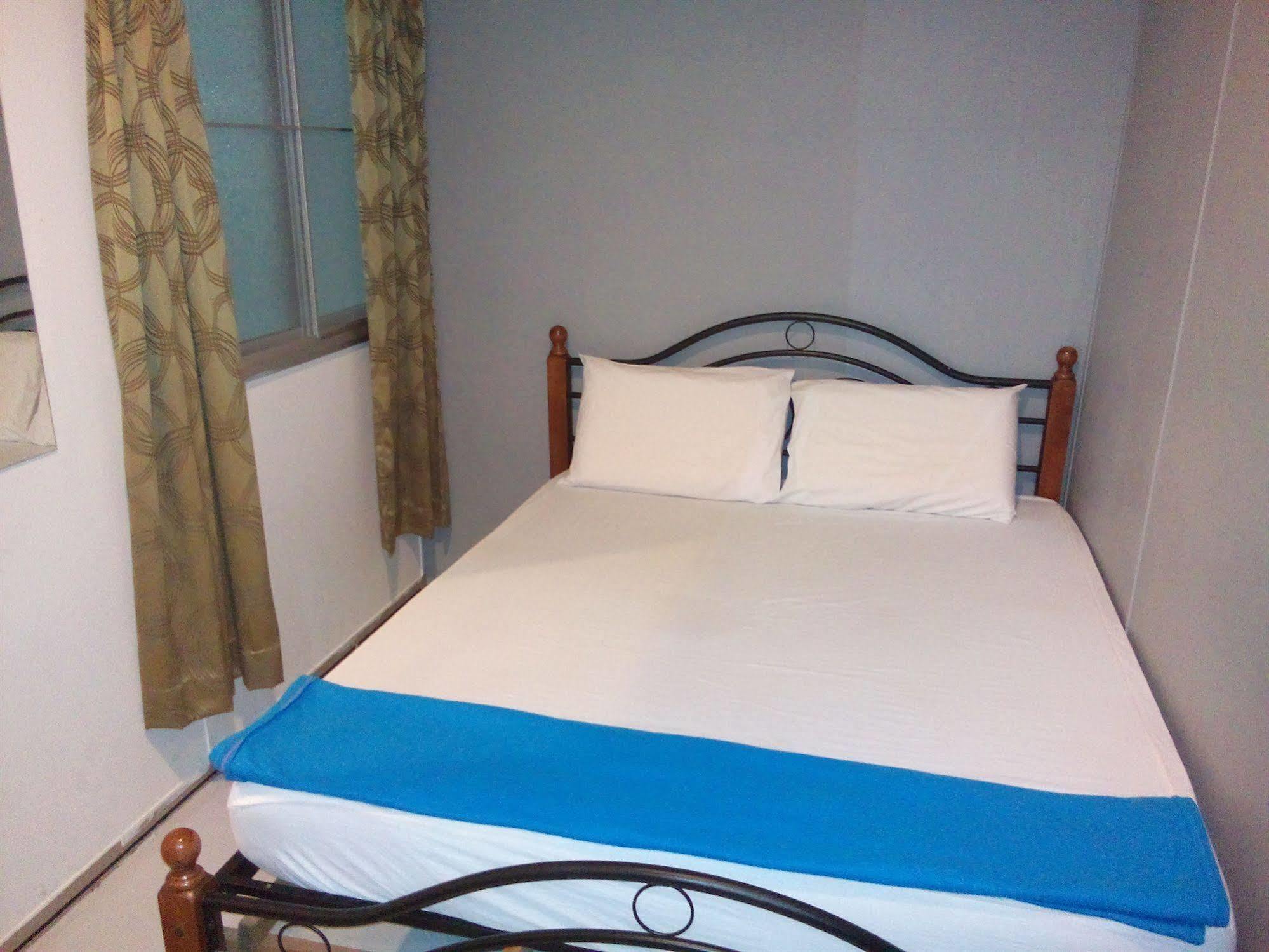 Discovery Cafe And Guesthouse Malacca Eksteriør bilde