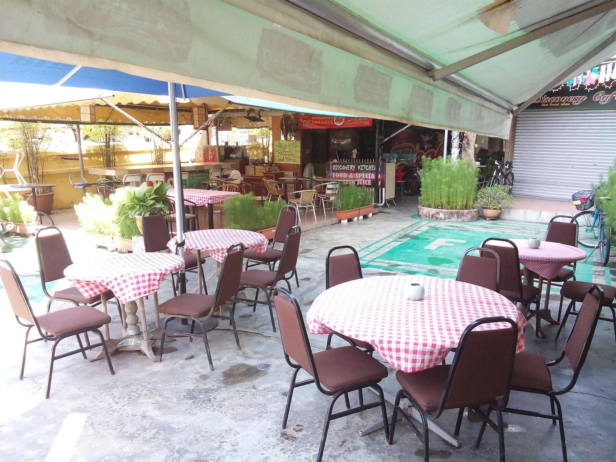 Discovery Cafe And Guesthouse Malacca Eksteriør bilde