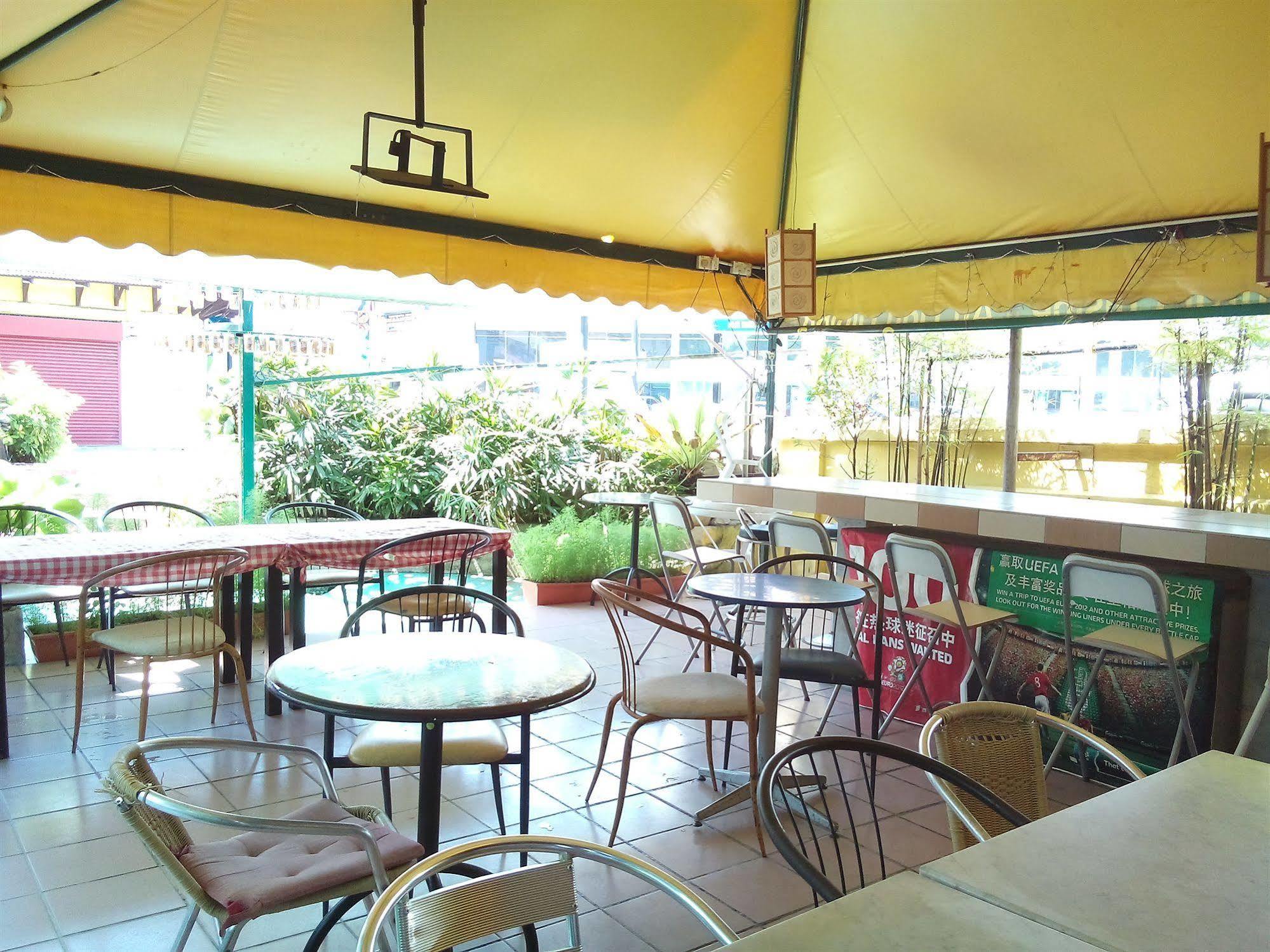 Discovery Cafe And Guesthouse Malacca Eksteriør bilde
